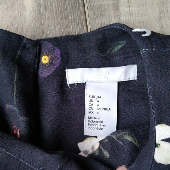 H&M Black Floral Long Sleeve Dress - Picture 2 of 9